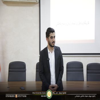 fourth year student from English department, Haron Hadi presented a presentation for students entitled “The impact of thinking on life and success